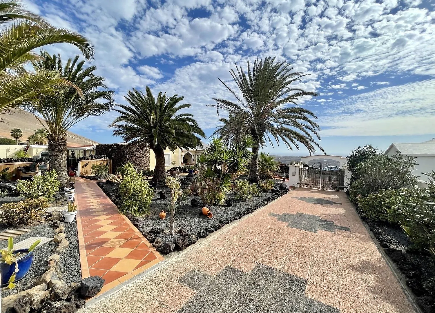 Madora La Asomada Apartment location