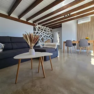 La Del Sol Villa